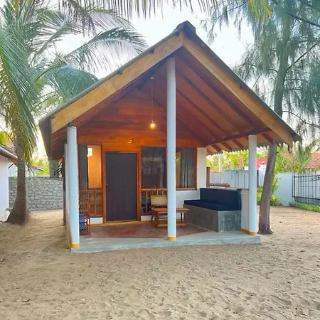 Sand Dune Beach Resort & Surf Camp Arugam Bay Exterior photo
