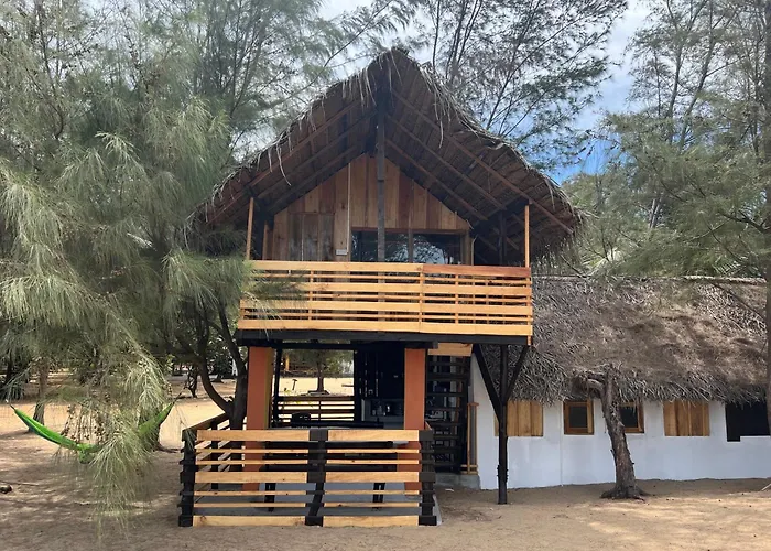 Sand Dune Beach Resort & Surf Camp
