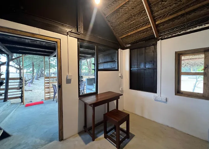 Sand Dune Beach Resort & Surf Camp