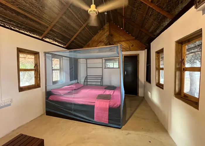 Sand Dune Beach Resort & Surf Camp