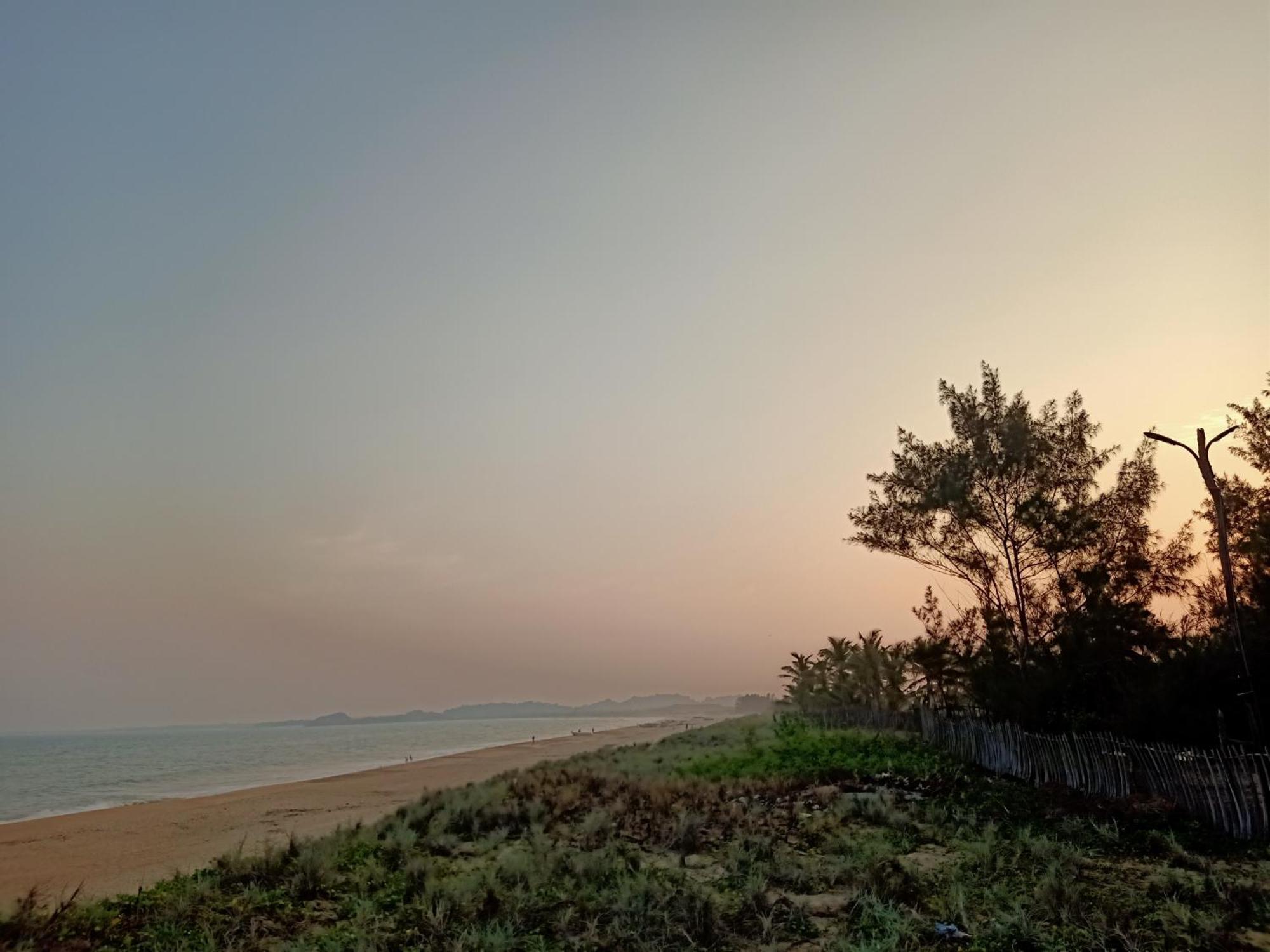 Dune & Surf Camp Pensión Arugam Bay