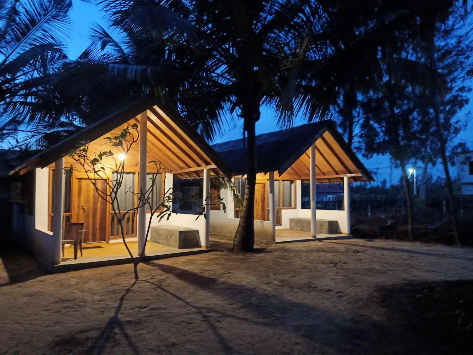 Dune & Surf Camp Arugam Bay