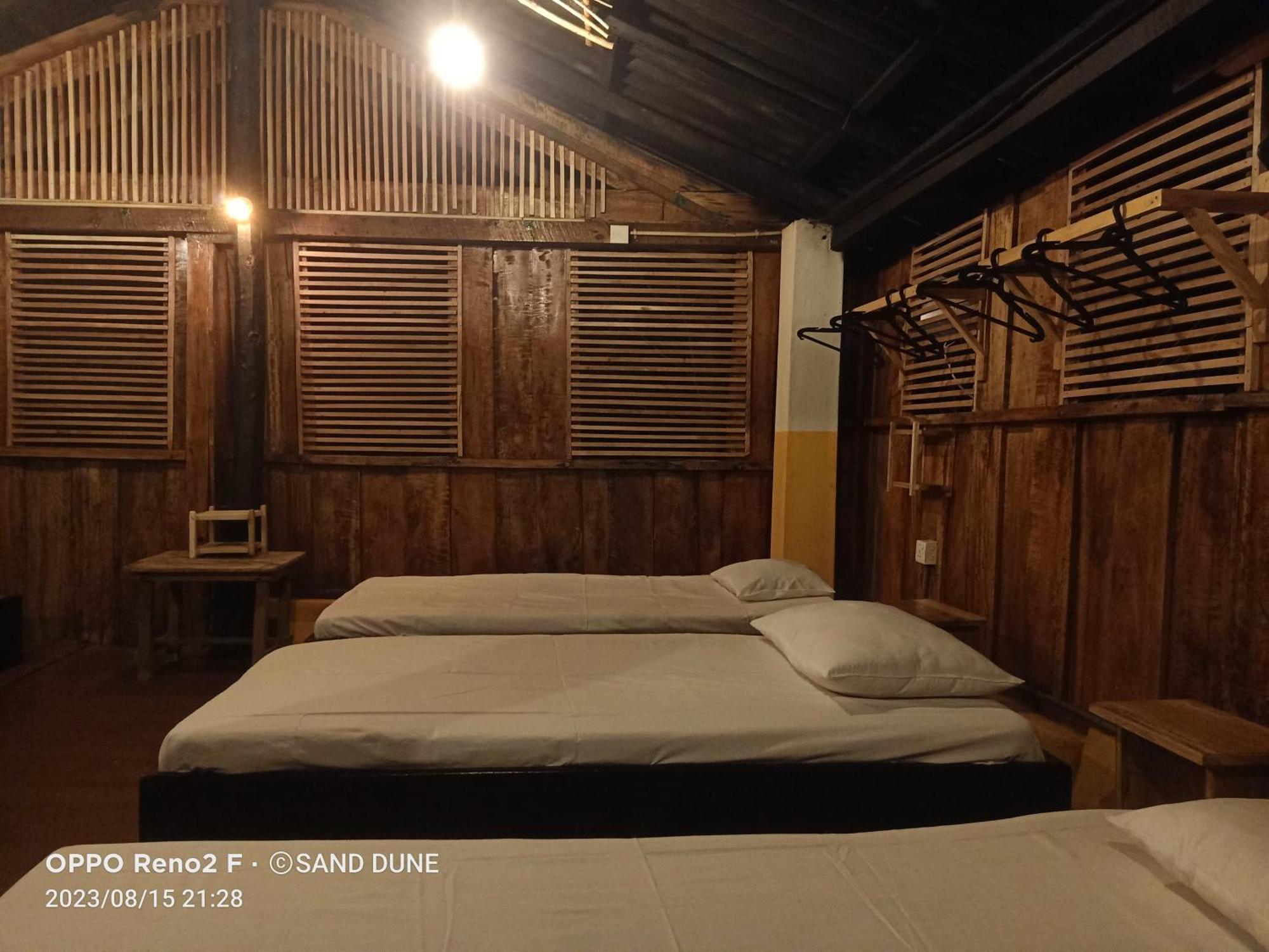 Dune & Surf Camp Guest house Arugam Bay