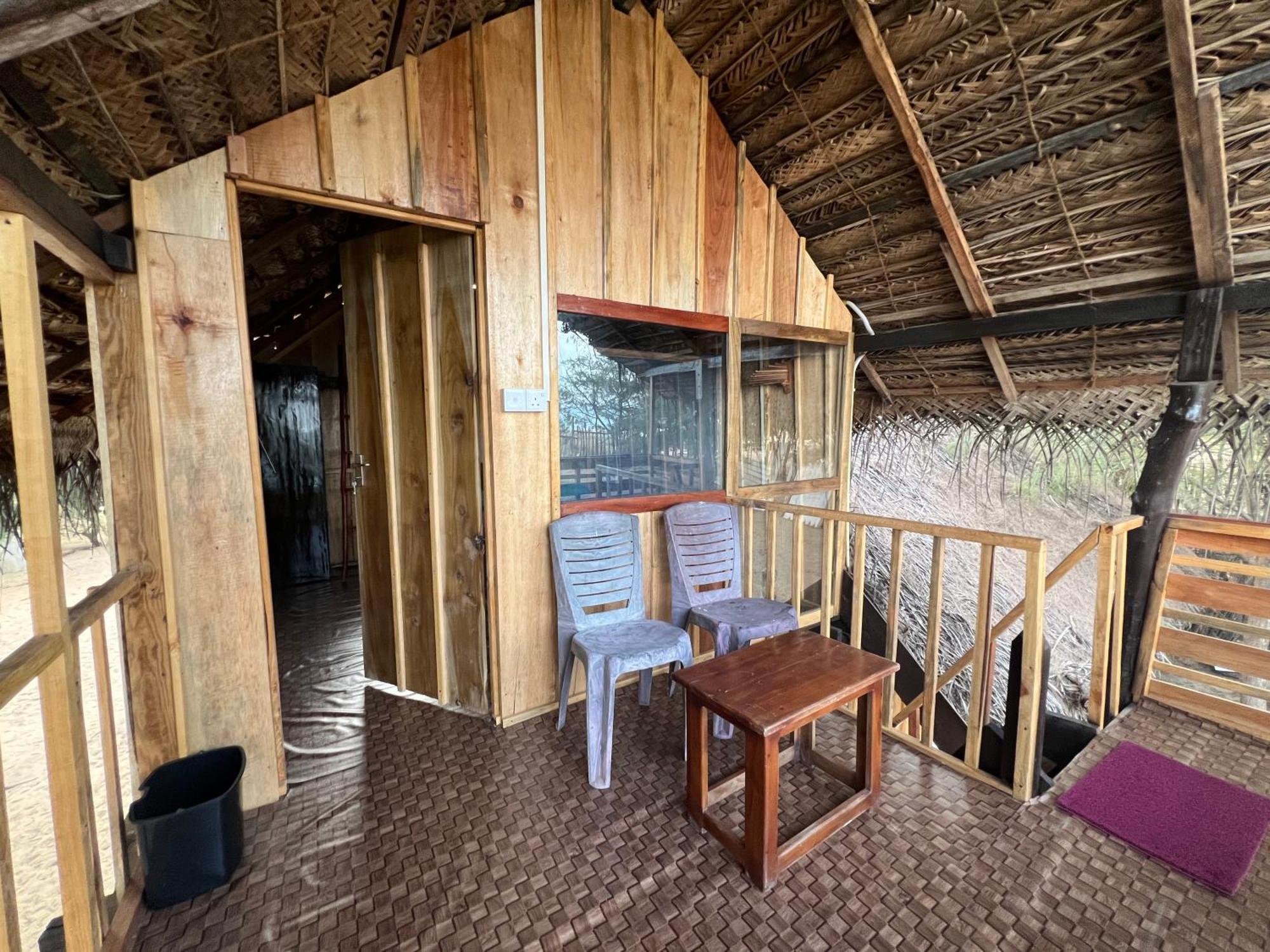 गेस्ट हाउस Dune & Surf Camp Arugam Bay